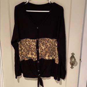 2XL black and leopard print v-neck sweater